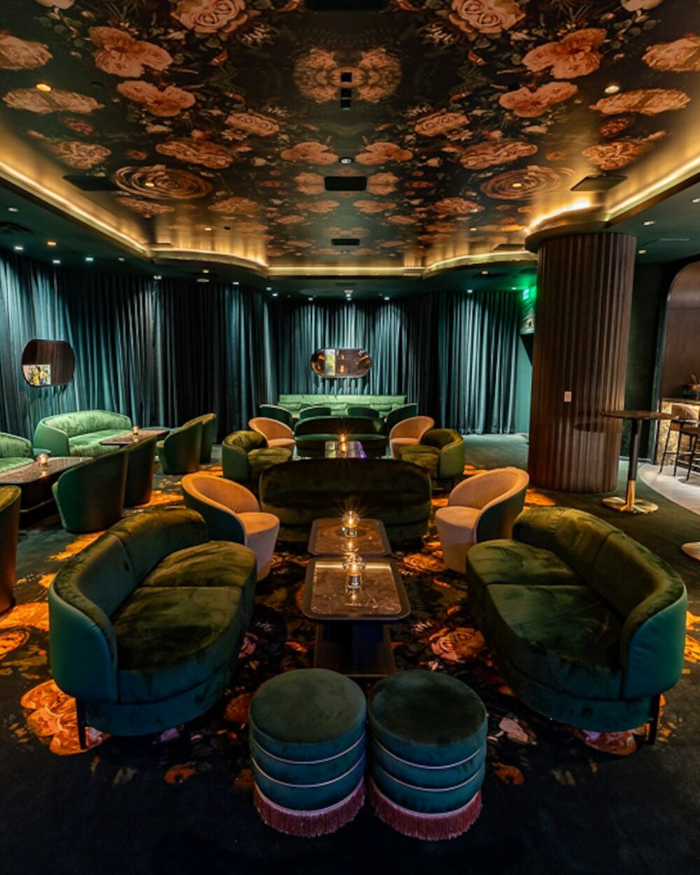 Easy's Cocktail Lounge in Las Vegas